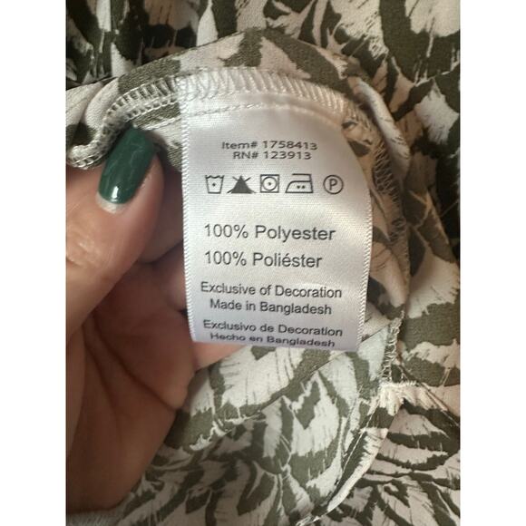 Jachs Girlfriend Women's Printed 3/4 Sleeve with Hidden Button Blouse Medium - Picture 9 of 11